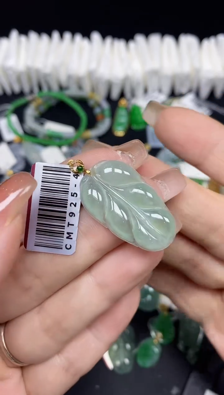 吊坠(不含链)18K金镶嵌翡翠叶子18K金扣镶嵌@@CMT925-4