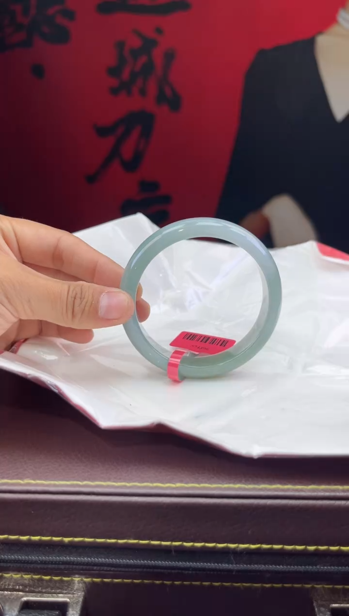 【闪购商品】翡翠手镯未镶嵌手镯4
