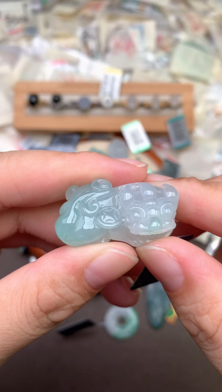 未镶嵌挂件翡翠 —