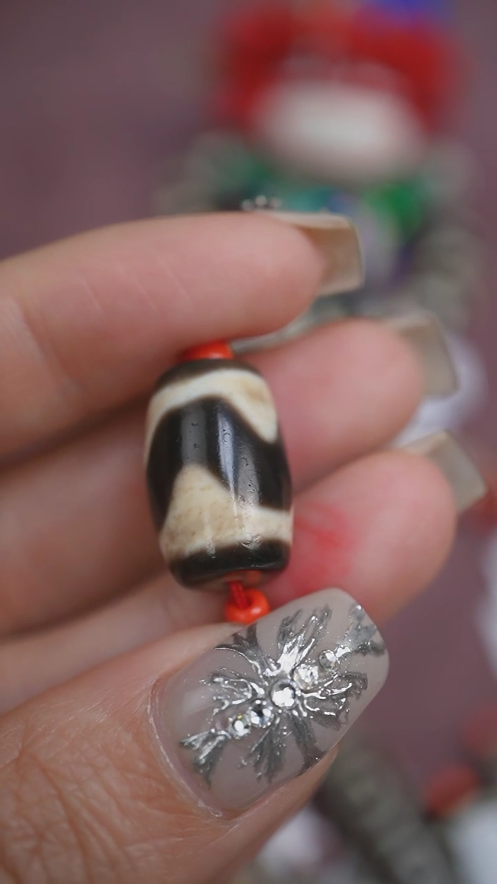 玛瑙/玉髓未镶嵌颈饰蚀花玛瑙珠定制编绳