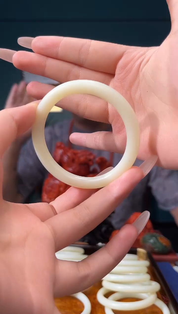 和田玉未镶嵌颈饰手镯圈口备注