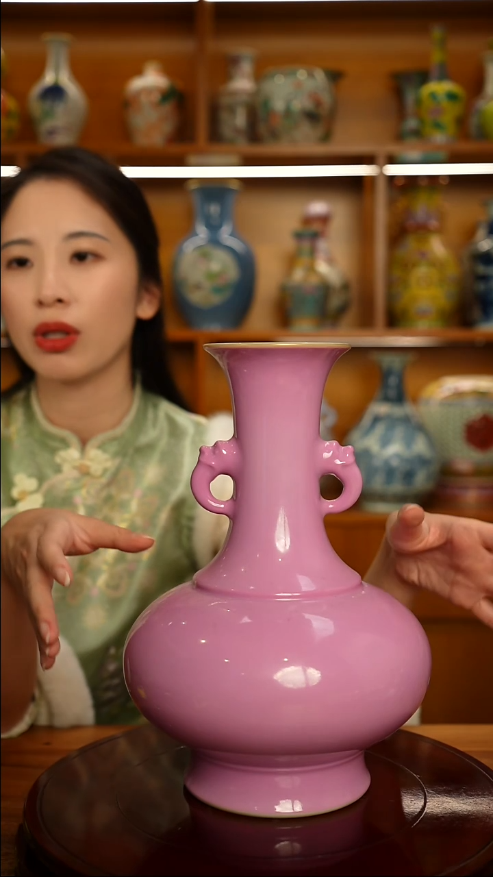仿清瓷单色釉双耳瓶一只