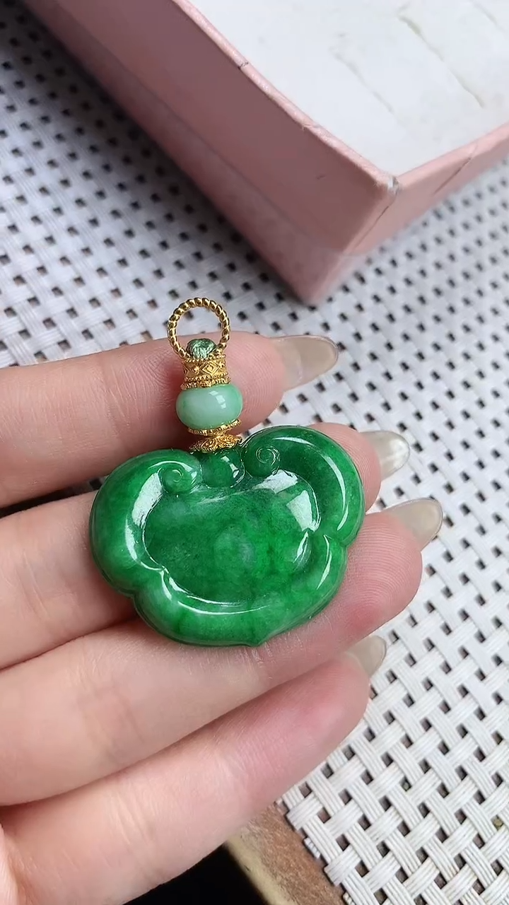 【闪购商品】翡翠颈饰未镶嵌颈饰