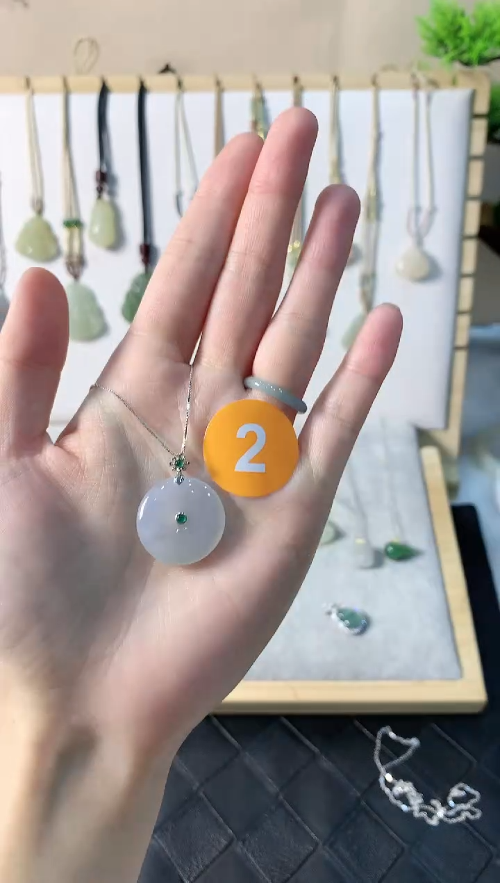 【闪购商品】翡翠颈饰18K金镶嵌吊坠4