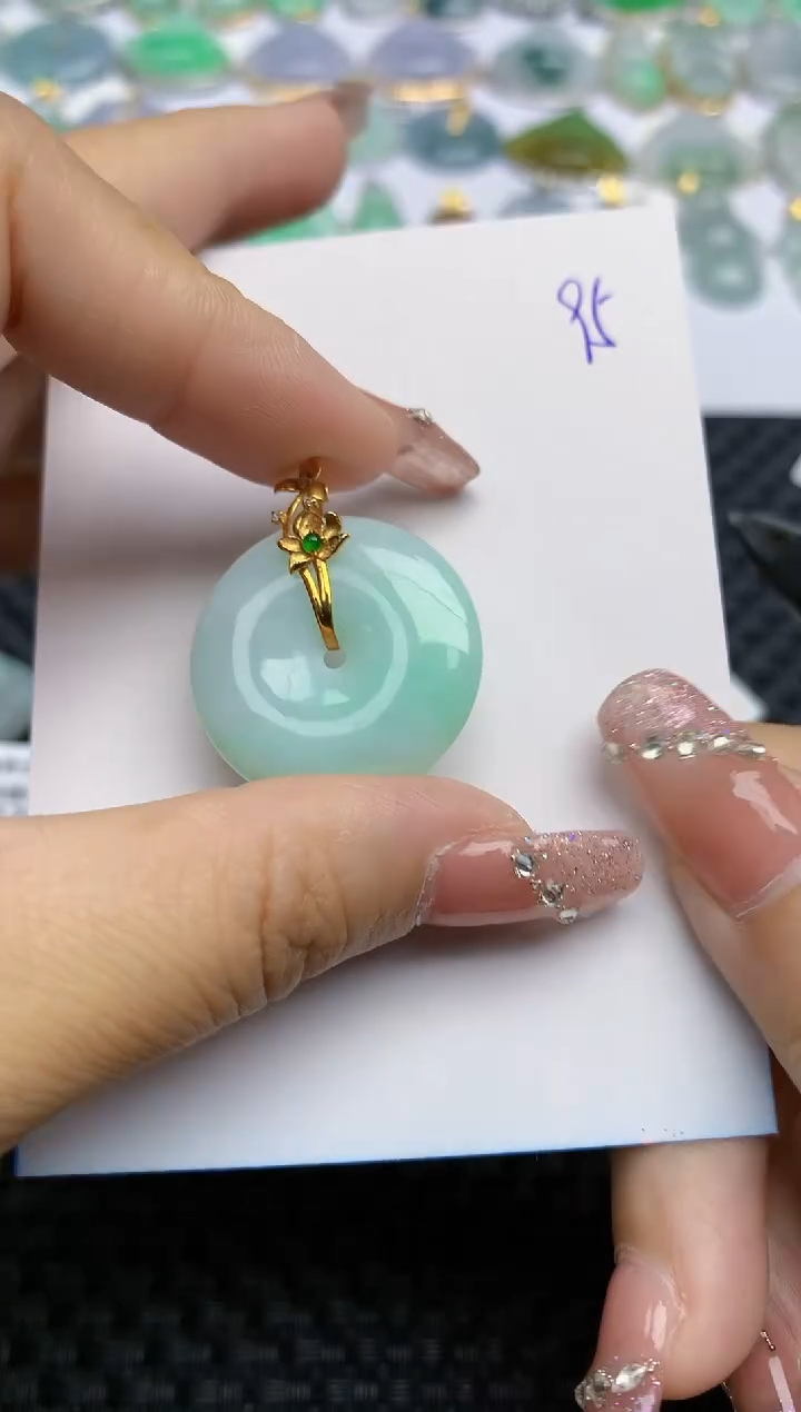 【闪购商品】翡翠颈饰18K金镶嵌天然A货翡翠 95