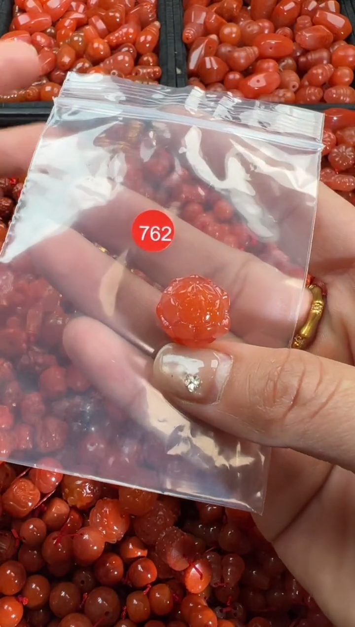 【闪购商品】南红玛瑙颈饰未镶嵌1