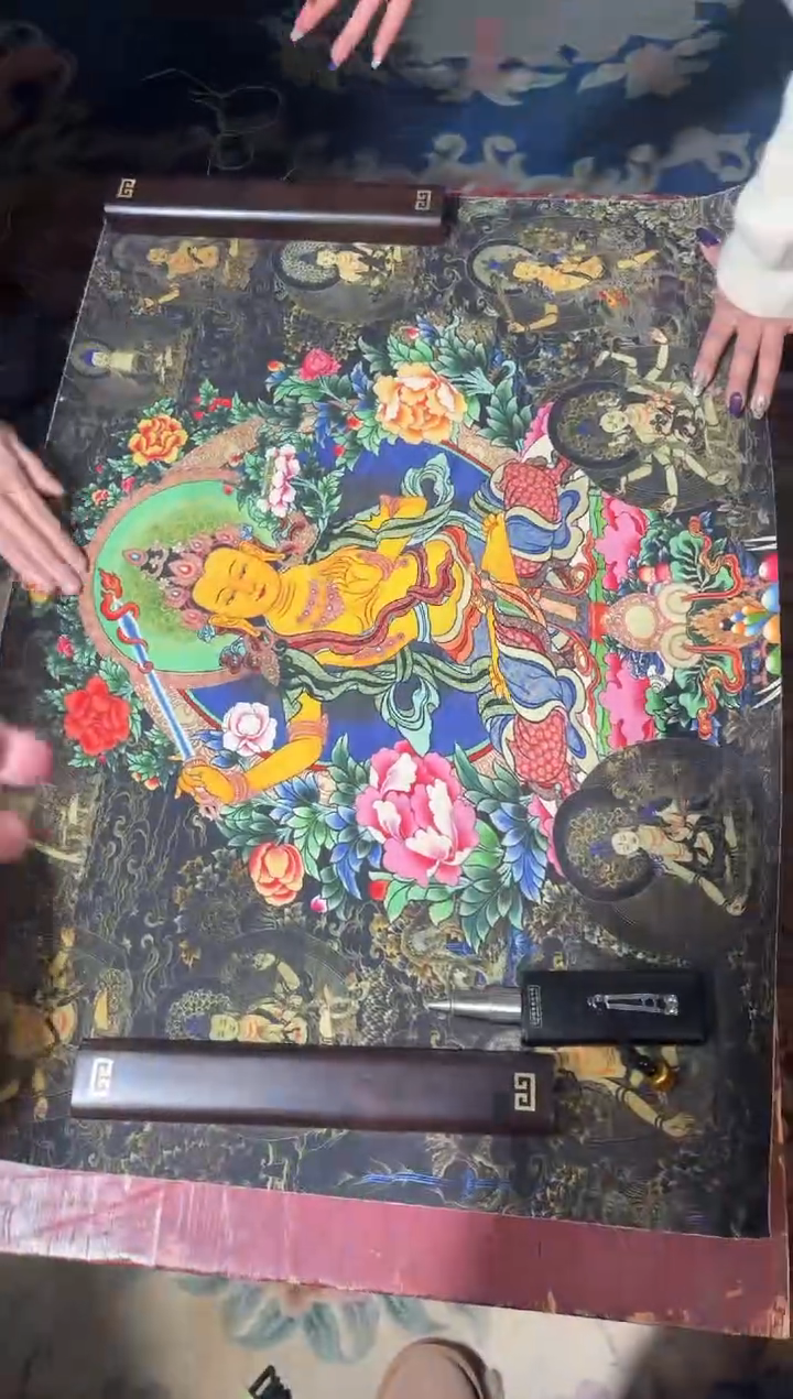 卷轴画龙妹的唐卡tk16