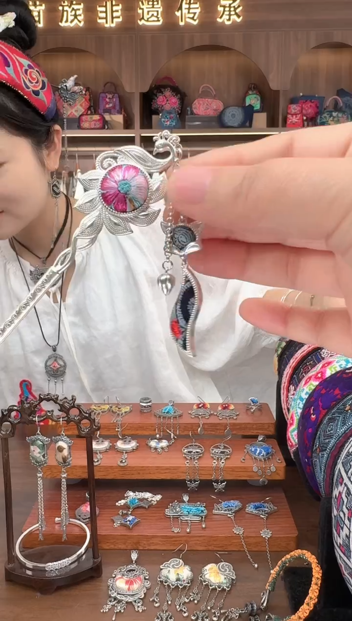 织绣扶光苗绣传承10