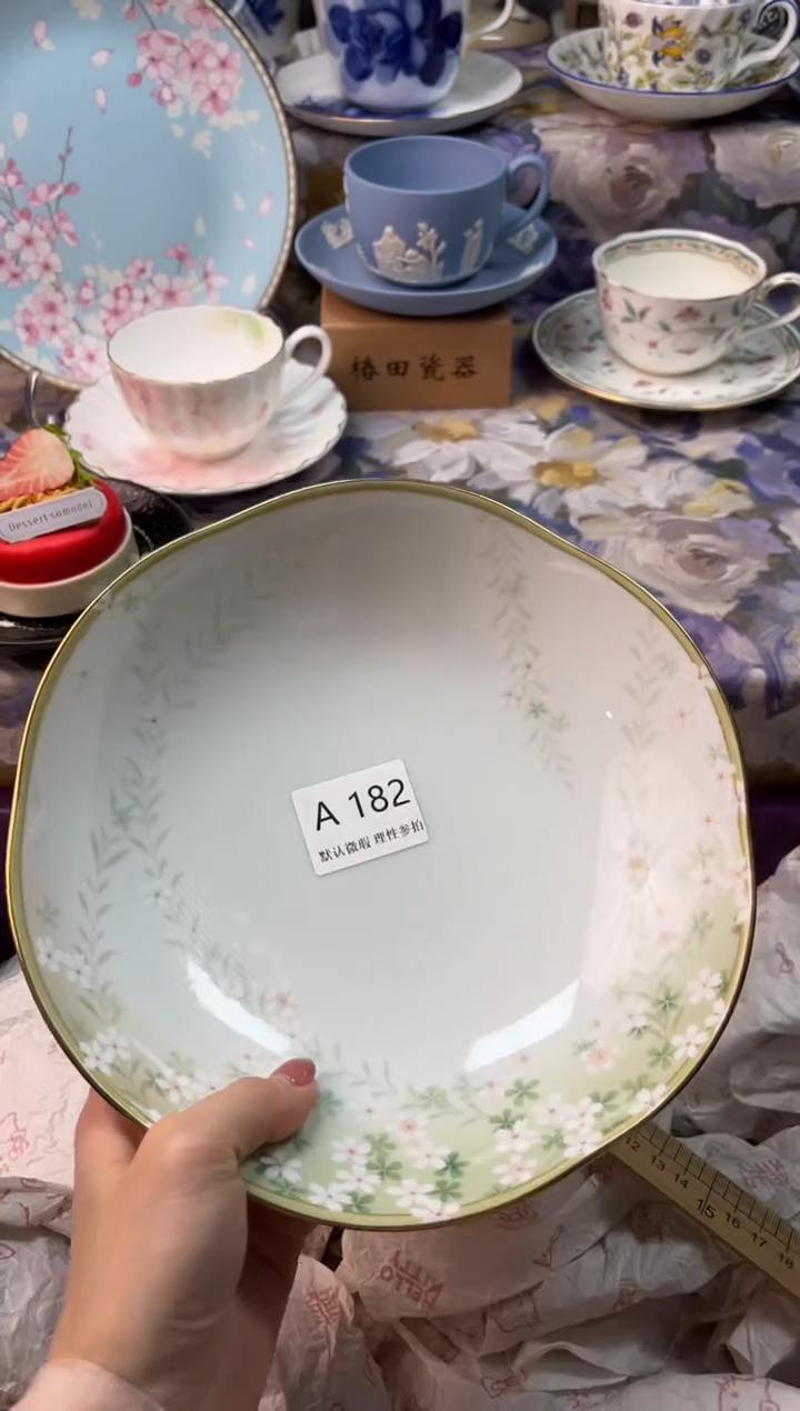 瓷片巧*瓷片瓷片          A 182