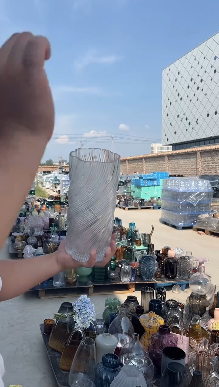  玻璃花瓶用于客厅桌面插花装饰