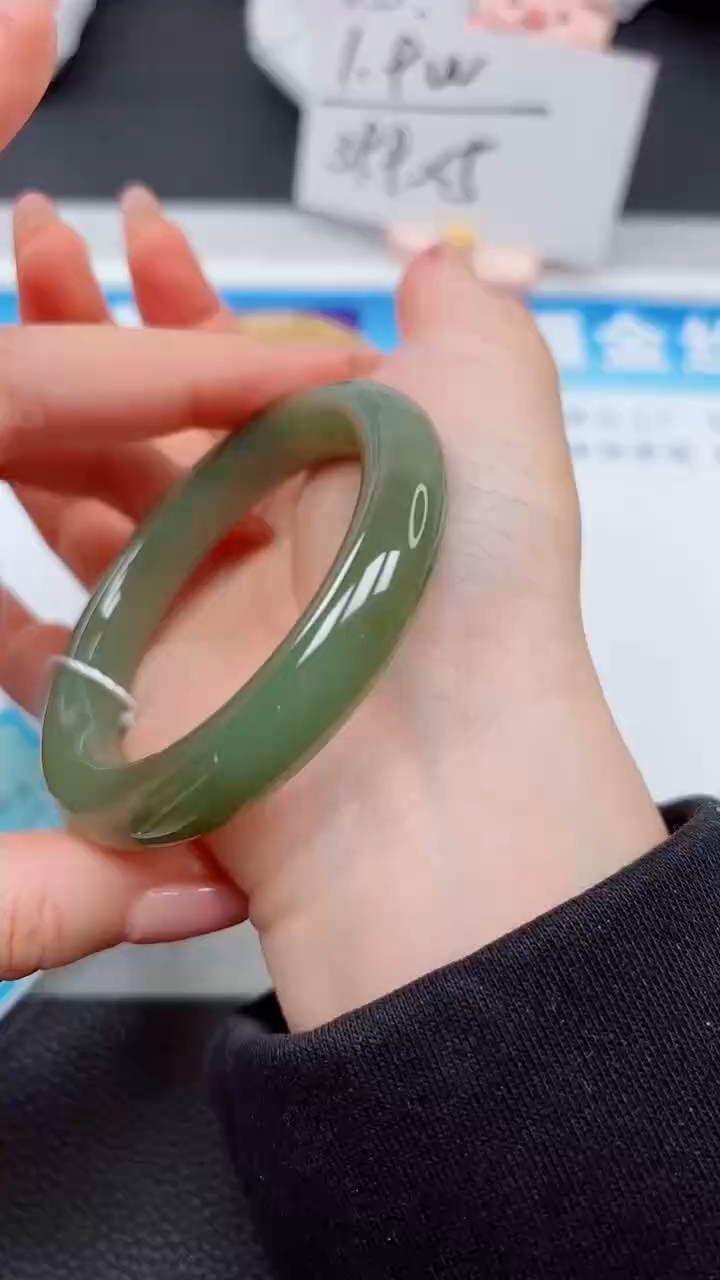 【闪购商品】和田玉手镯未镶嵌373