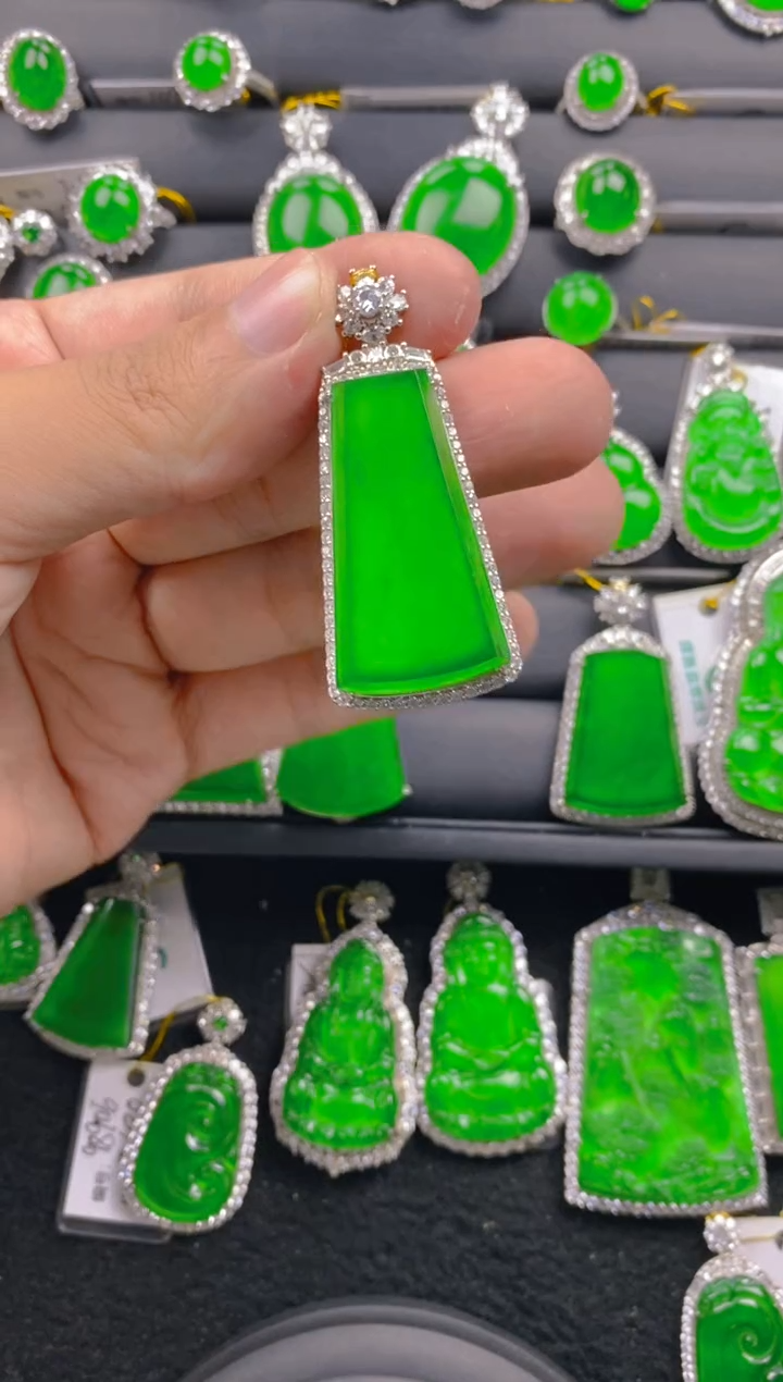 【闪购商品】翡翠颈饰银S925镶嵌11111111