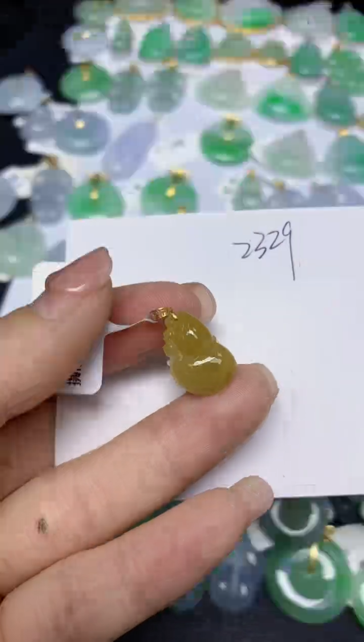 【闪购商品】翡翠挂件18K金镶嵌 天然翡翠A货