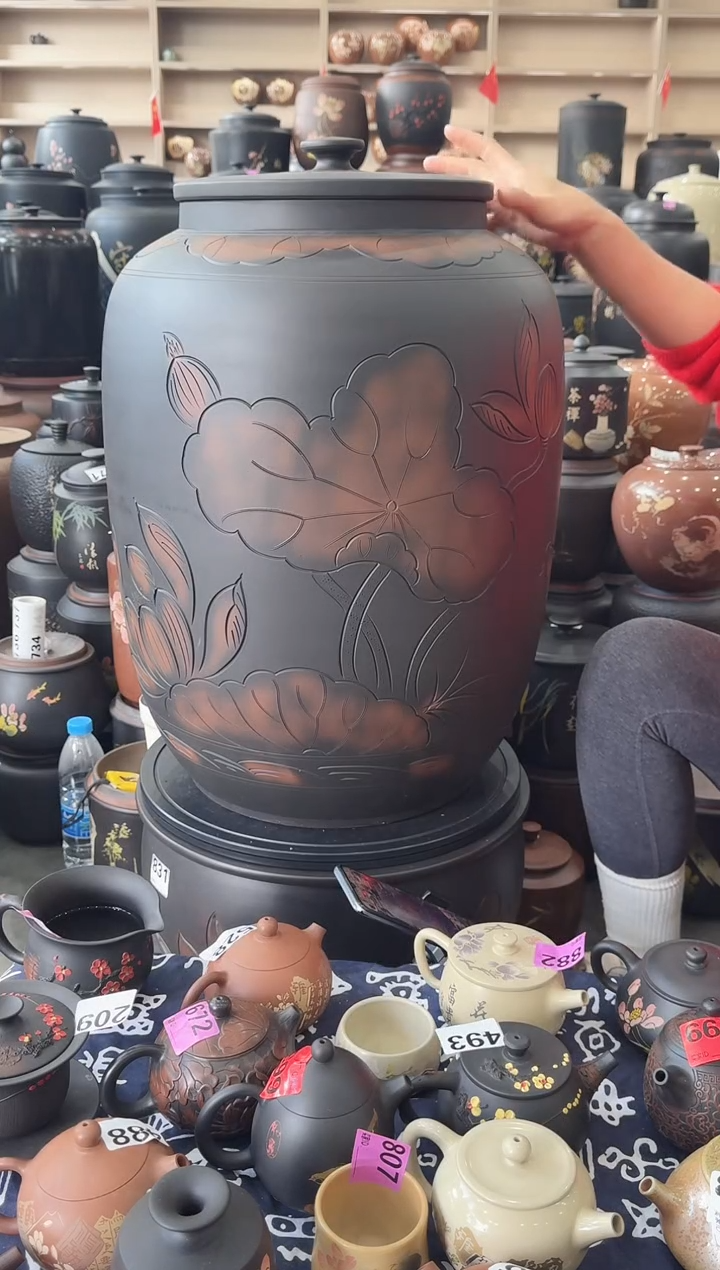 罐瑕疵茶缸高60cm荷花  119