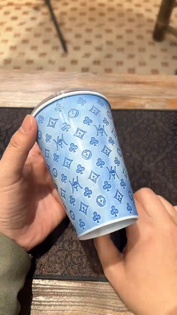 【闪购商品】陶瓷手工雕刻擦色可乐杯