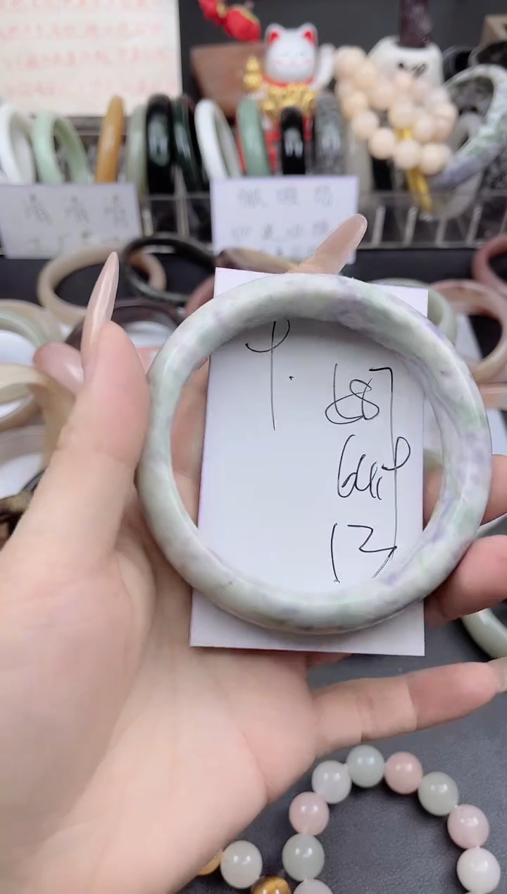 未镶嵌手镯石英质玉587