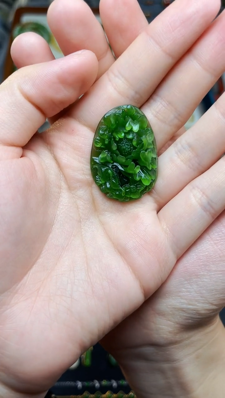 颈饰未镶嵌和田玉牡丹花06