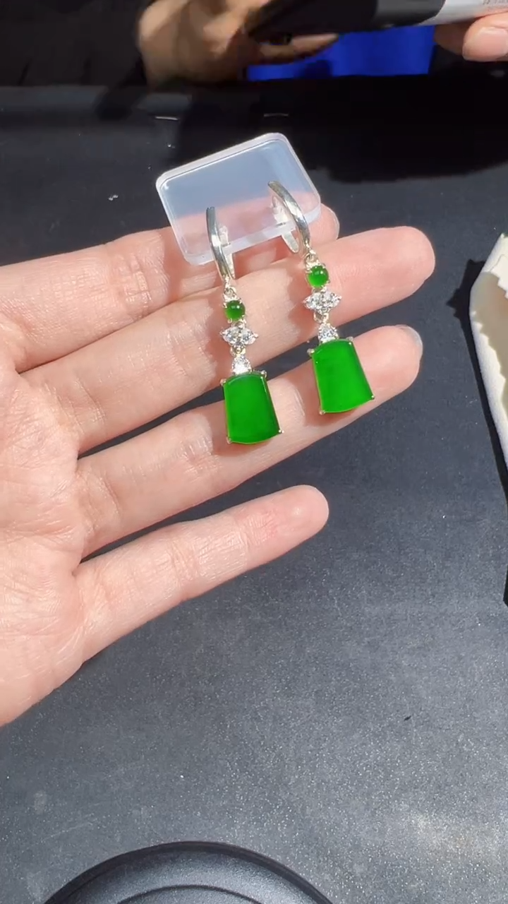 【闪购商品】定制翡翠未镶嵌耳钉商品多样性发货1
