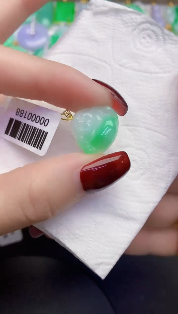 颈饰18K金镶嵌翡翠缅甸天然翡翠A货