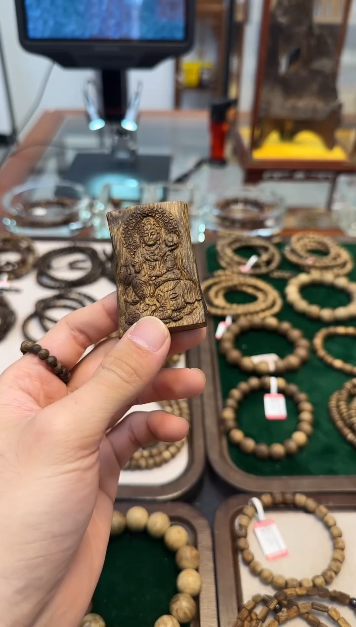 【闪购商品】沉香吊坠绿棋牌子14克