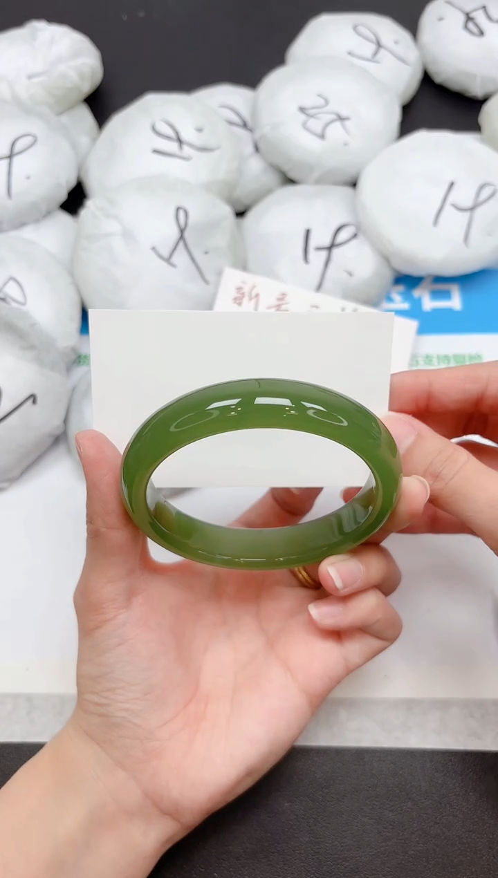 未镶嵌手镯石英质玉323-63.4