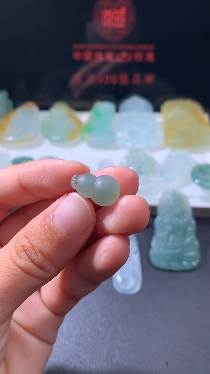 未镶嵌定制翡翠        