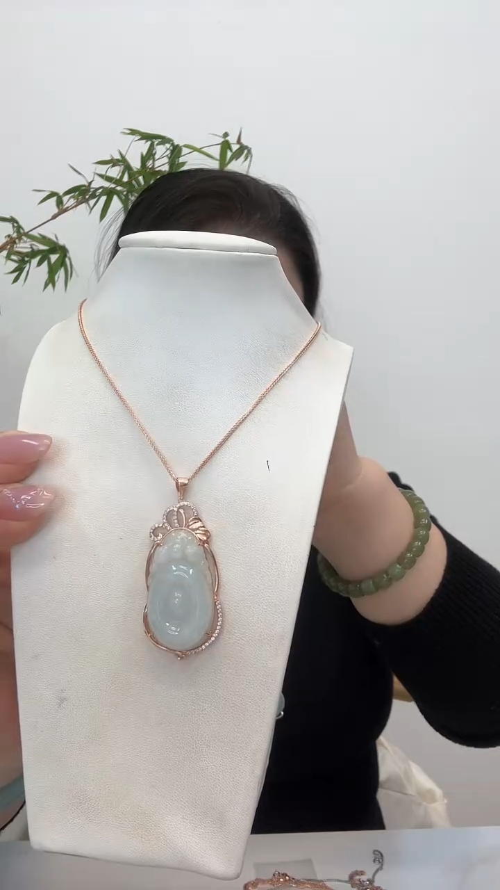 【闪购商品】翡翠吊坠(赠链)银S925镶嵌福贝玫瑰边