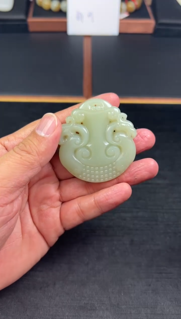 【闪购商品】和田玉把件未镶嵌且末微色差迪克兰