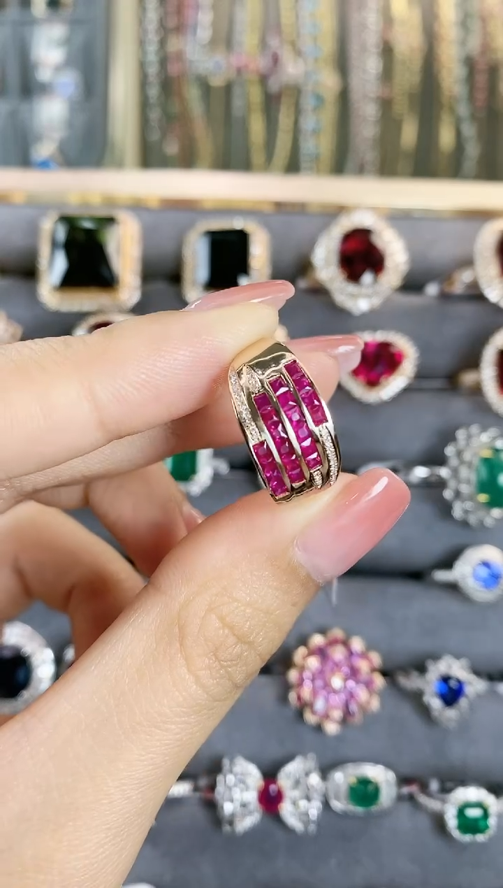 【闪购商品】戒指18K金镶嵌红宝石一个