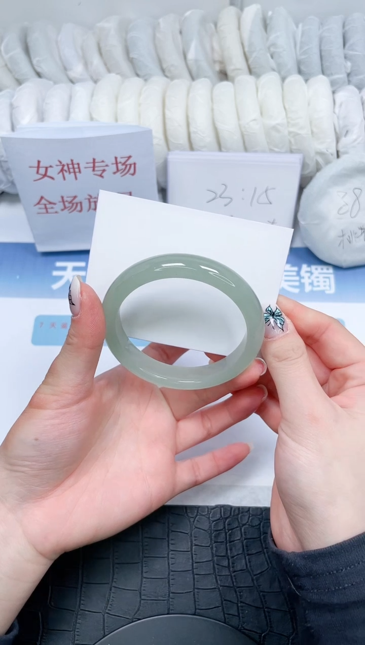 【闪购商品】石英质玉手镯未镶嵌352-59