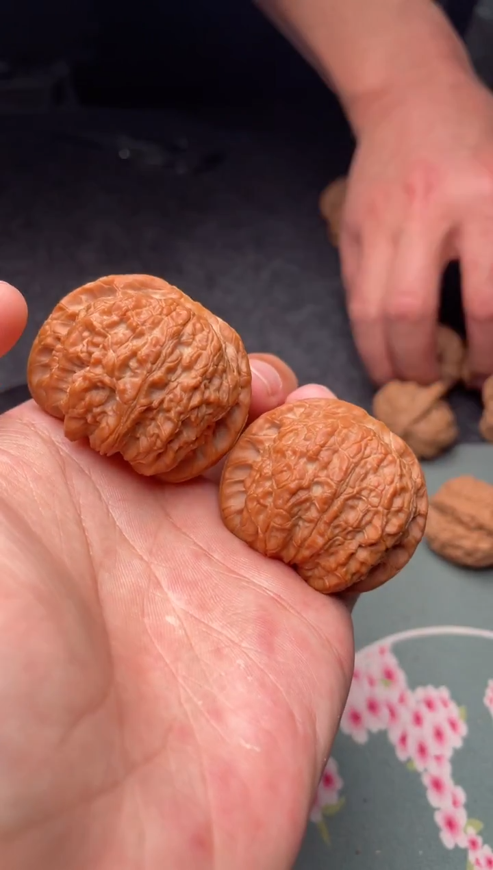 把件文玩核桃a77  血麒麟 42尺