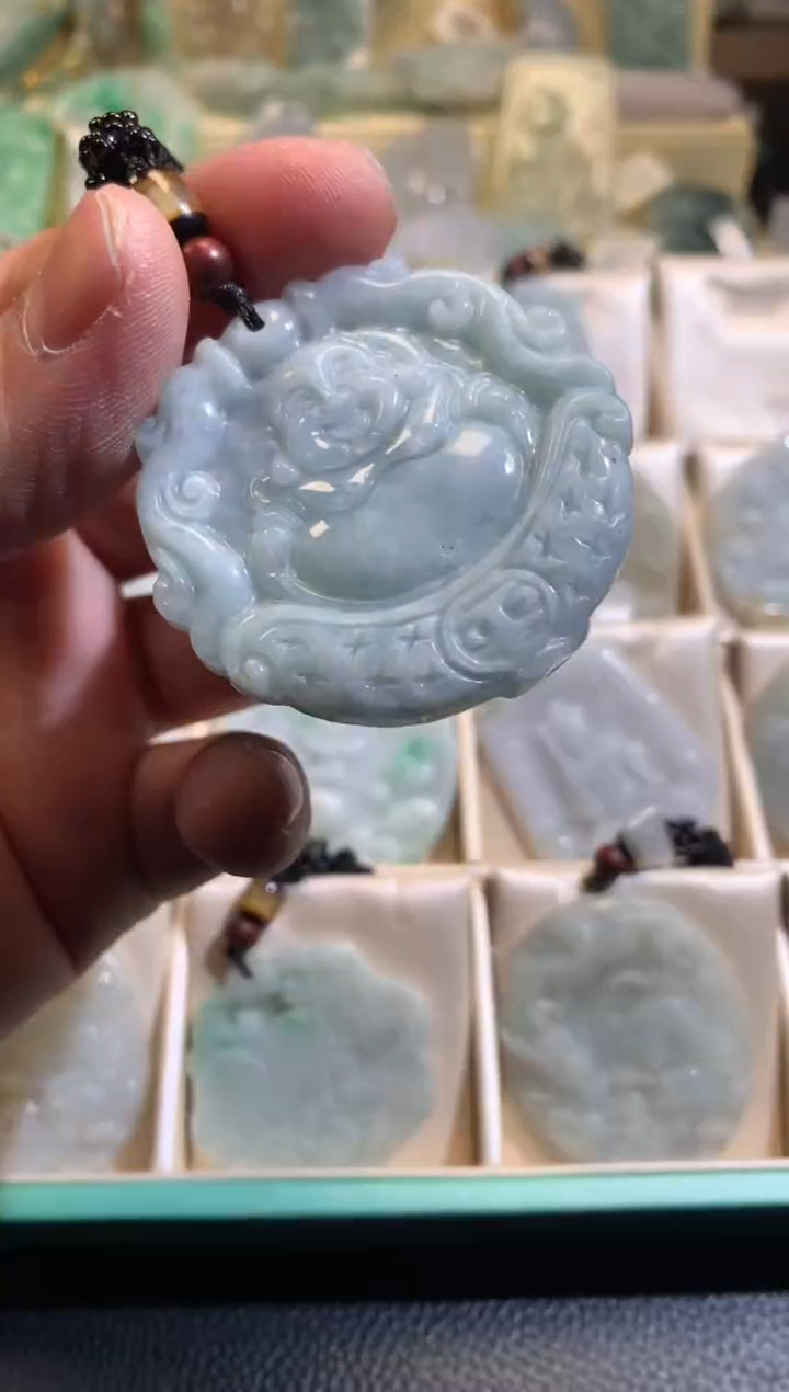 【闪购商品】翡翠颈饰未镶嵌02/25/125