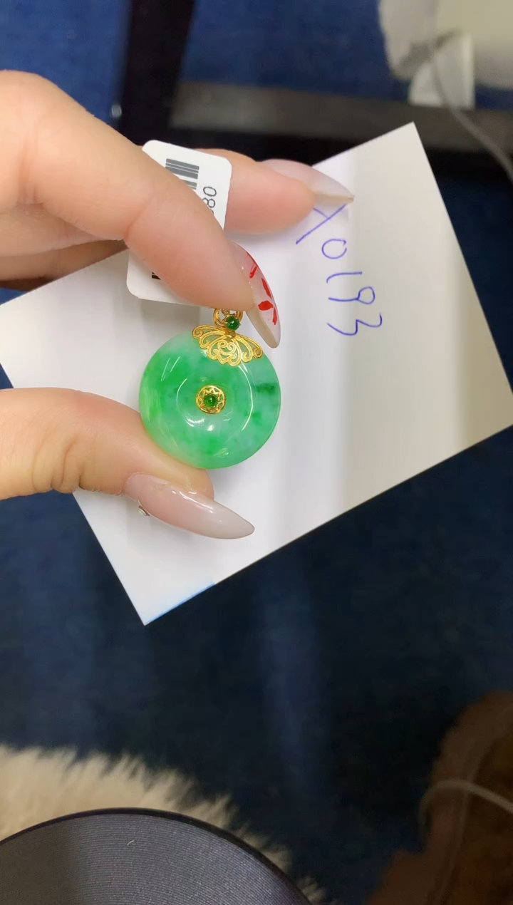 【闪购商品】翡翠颈饰18K金镶嵌0000000000