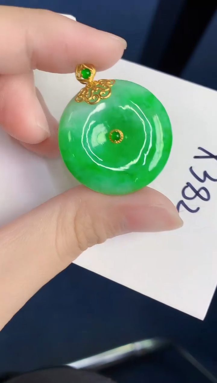 颈饰18K金镶嵌翡翠天然翡翠缅甸A货