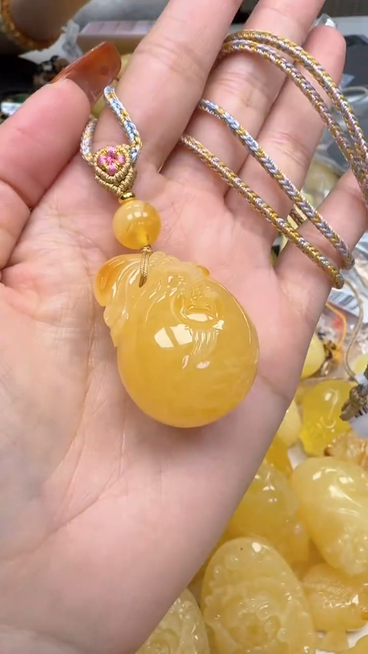 裸石琥珀未镶嵌如图