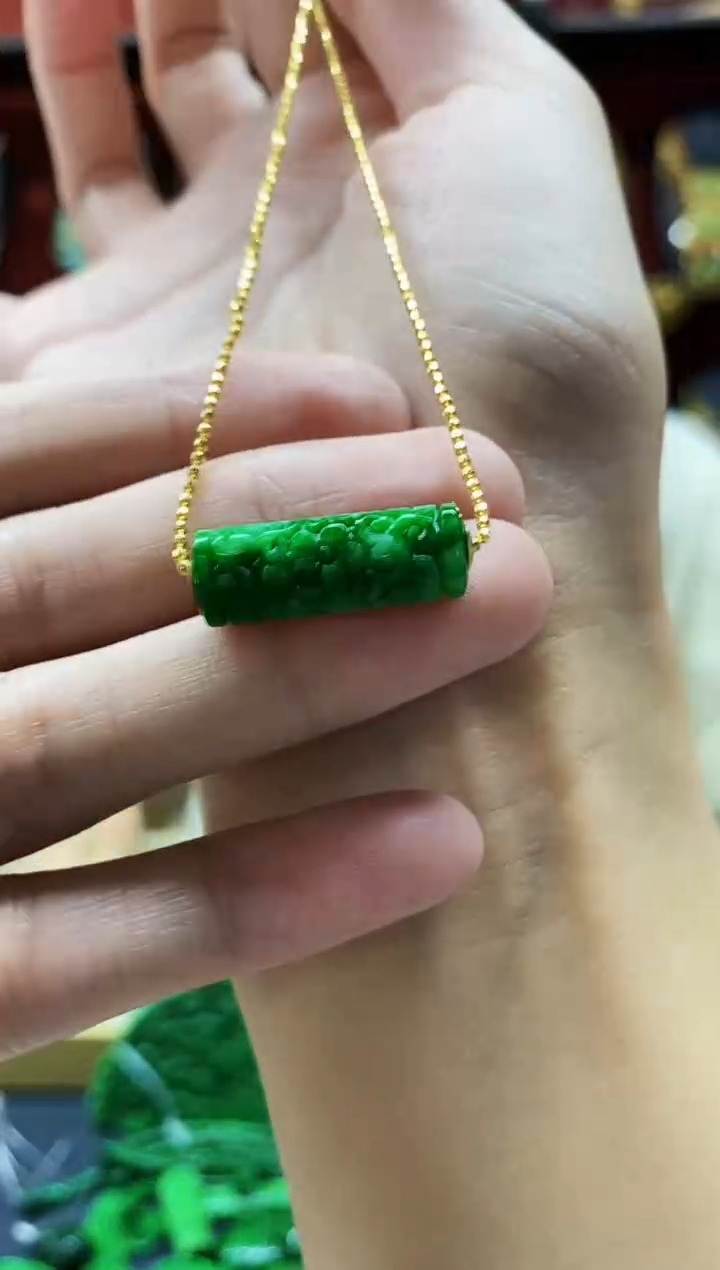 颈饰未镶嵌翡翠吊坠