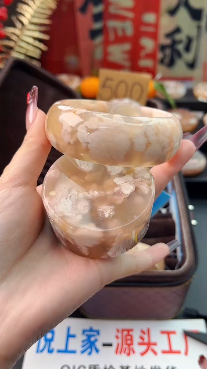 【闪购商品】石英质玉手镯未镶嵌赠送镯心（60圈口