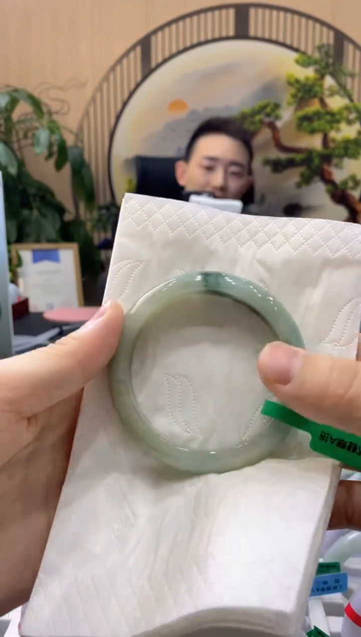 【闪购商品】翡翠手镯未镶嵌000009449