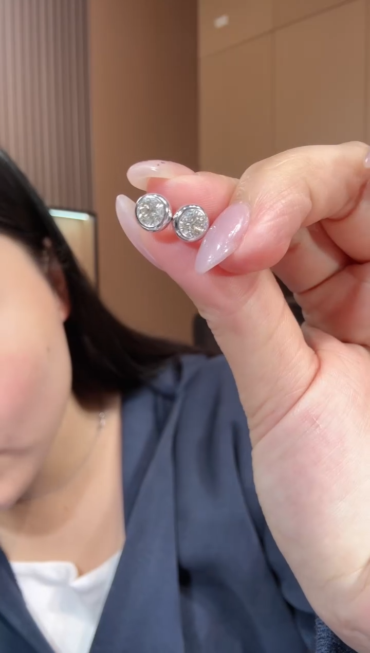 【闪购商品】钻石耳饰18K金镶嵌84分泡泡耳钉
