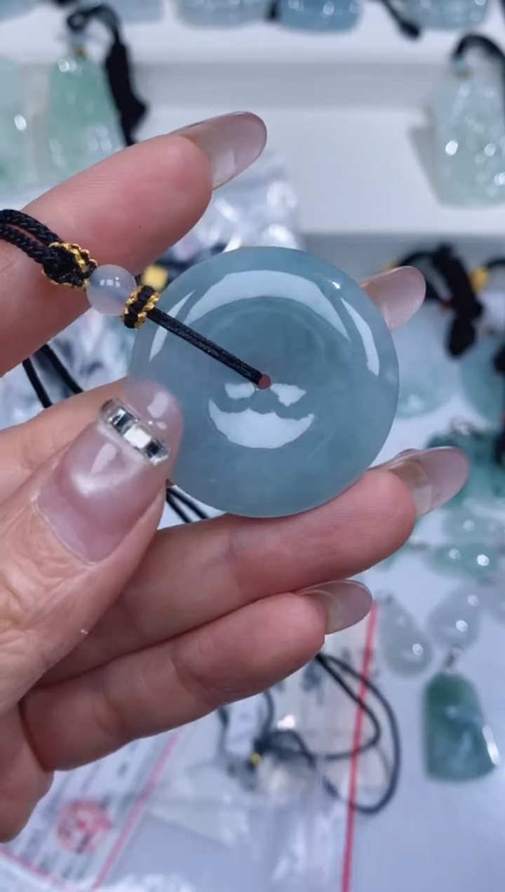 颈饰未镶嵌翡翠吊坠