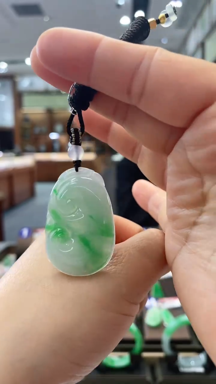 【闪购商品】翡翠颈饰未镶嵌如意