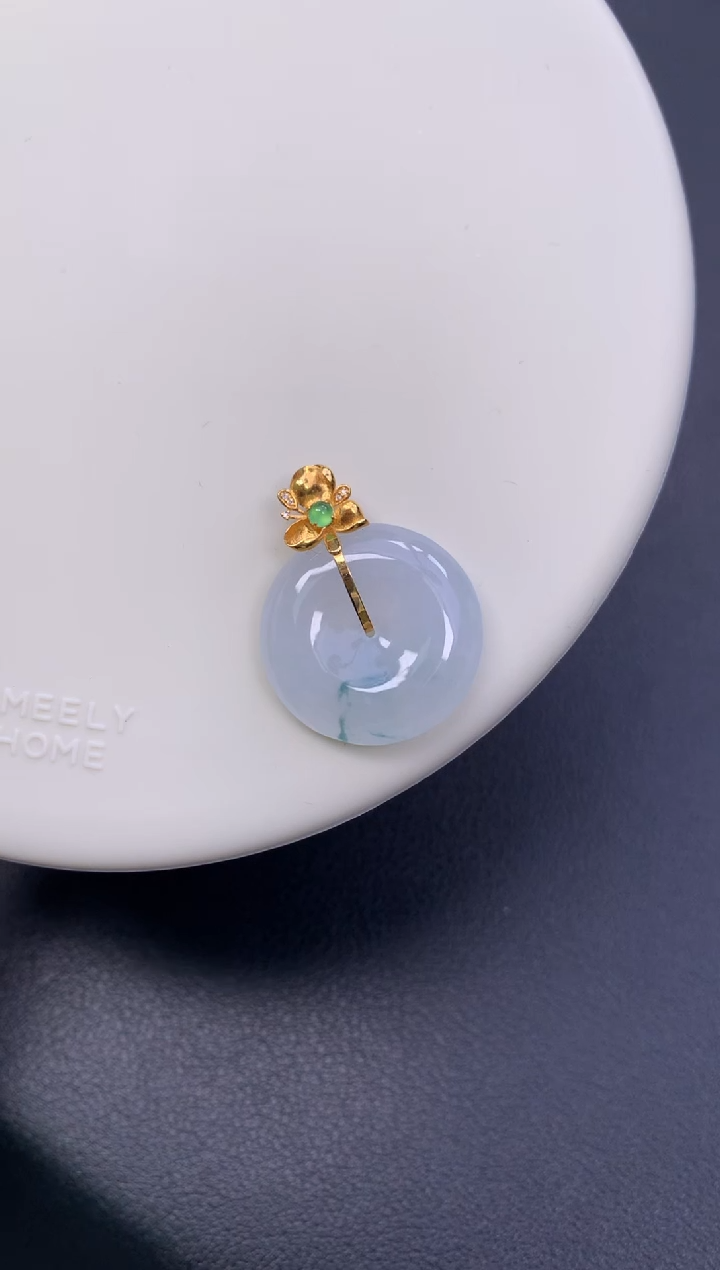 颈饰18K金镶嵌翡翠48小时鉴赏期 退货不扣服务费