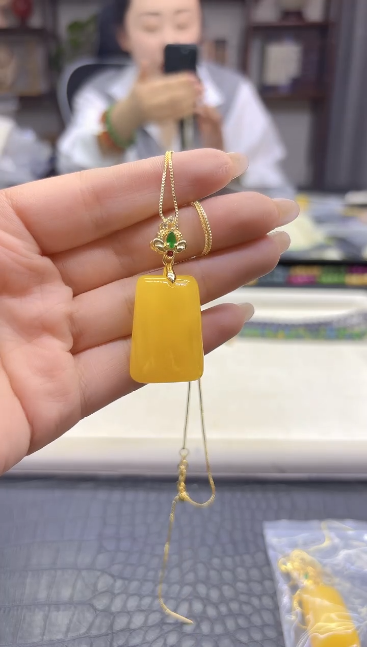 蜜蜡吊坠(赠链)14K金镶嵌DIY款D107