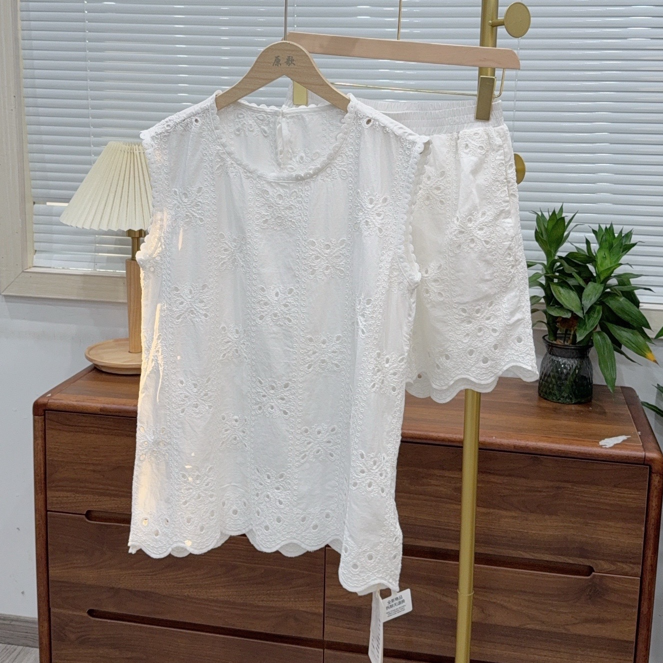 【原歌2】夏季新款全棉韩系宽松休闲无袖显瘦镂空上衣YG791