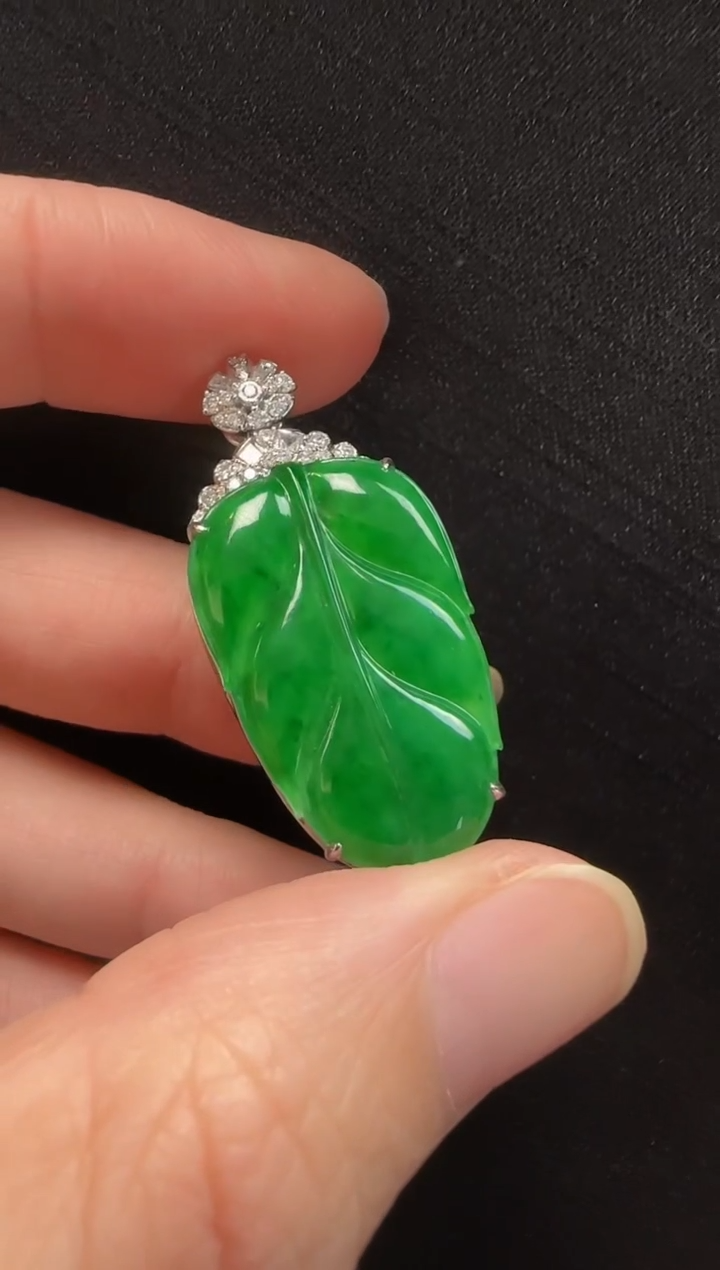 翡翠18K金镶嵌颈饰423叶子一个