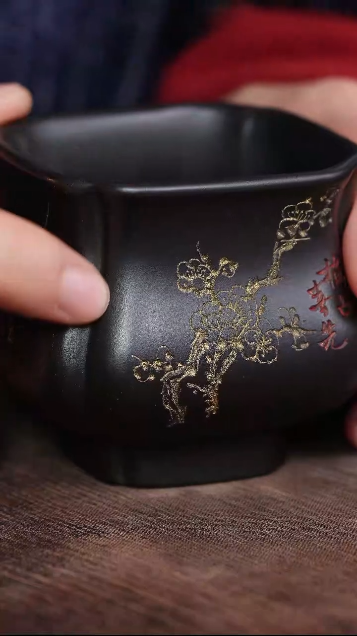 石黄刻绘四君子紫砂杯