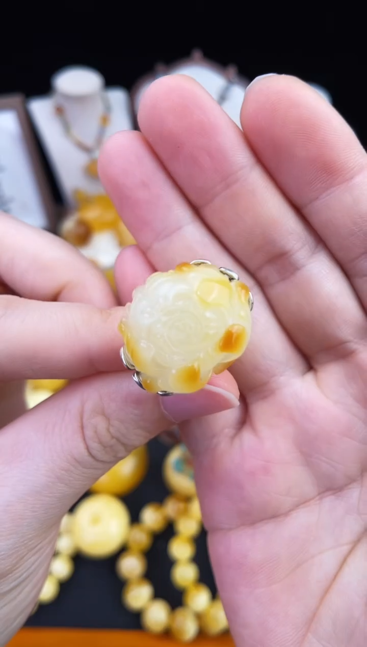 琥珀未镶嵌珠宝奇石柒月