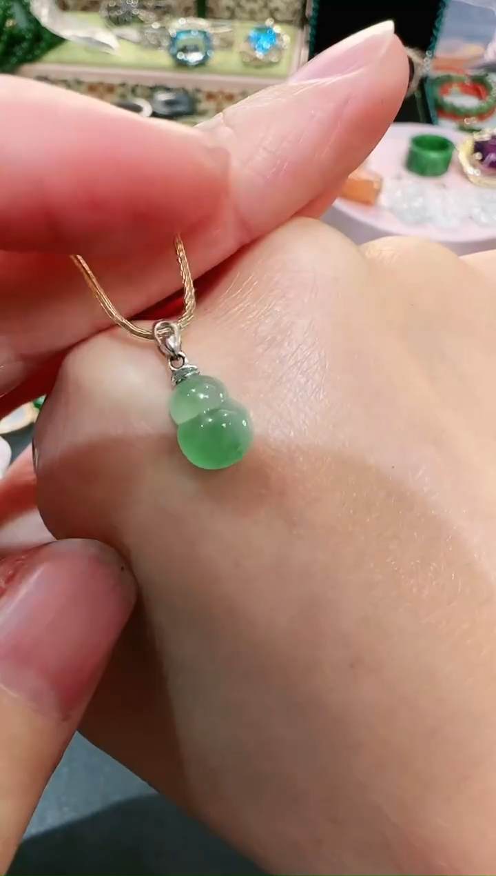 【闪购商品】翡翠颈饰18K金镶嵌吊坠