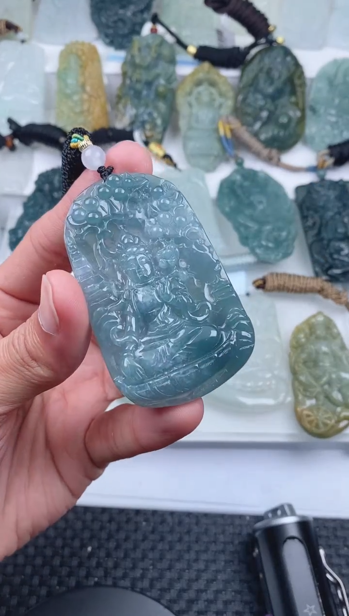 【闪购商品】翡翠颈饰未镶嵌        751