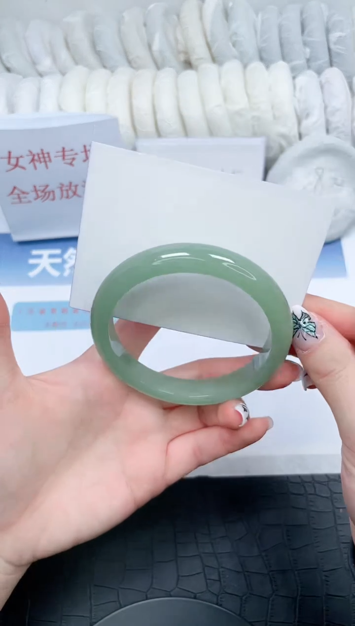 【闪购商品】石英质玉手镯未镶嵌355-64